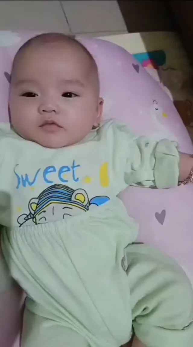 Feed cover